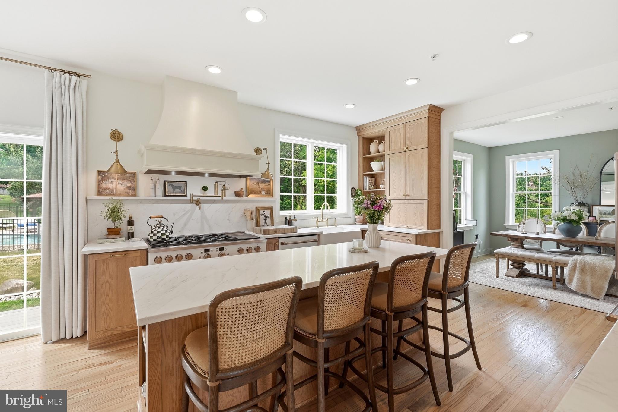 ROYAL OAKS - Residential