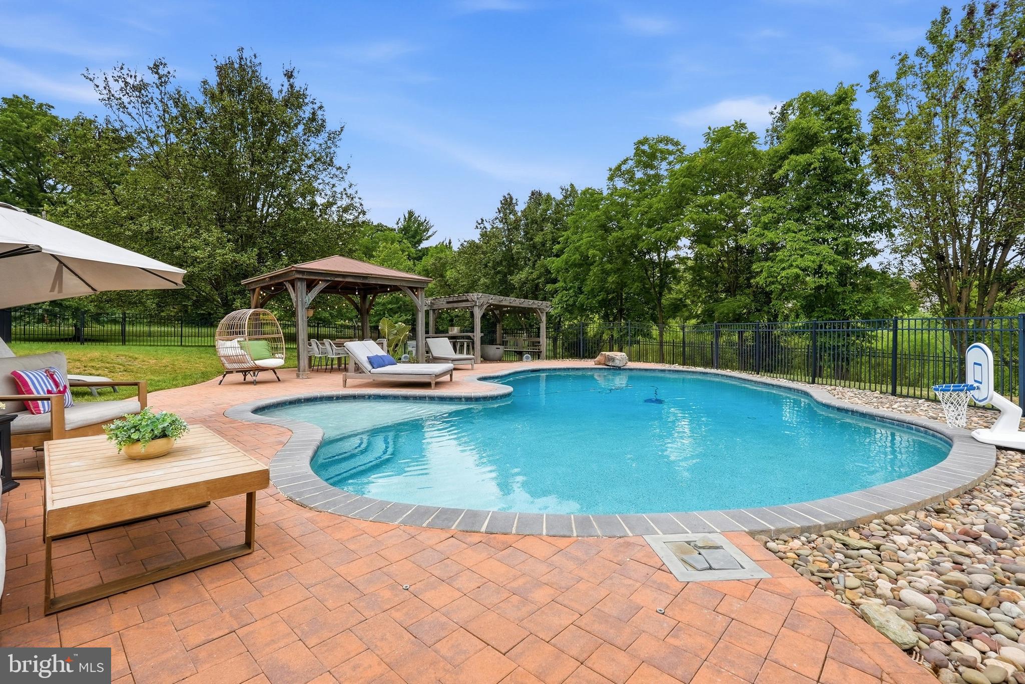 ROYAL OAKS - Residential