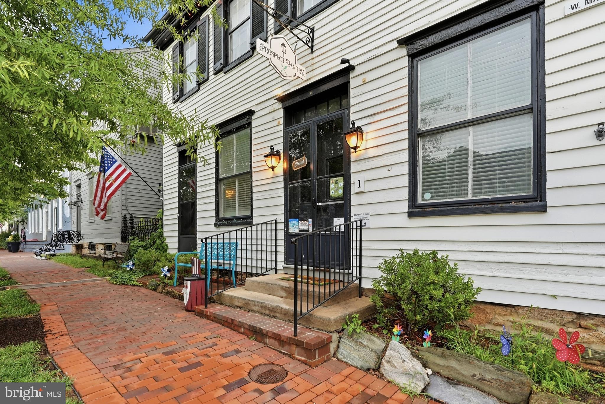 ROYAL OAKS - Residential