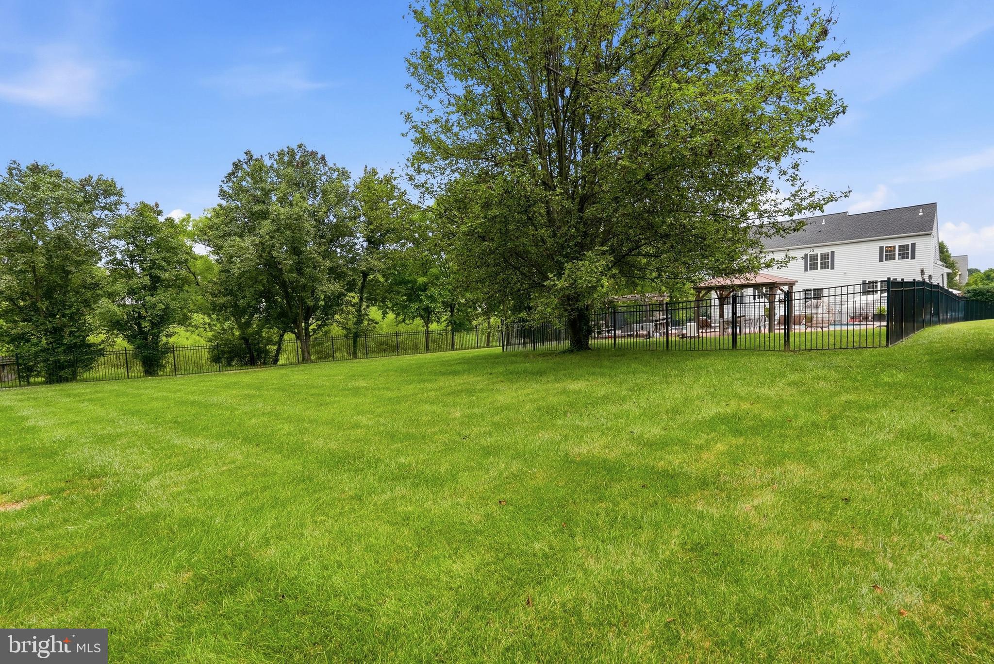ROYAL OAKS - Residential