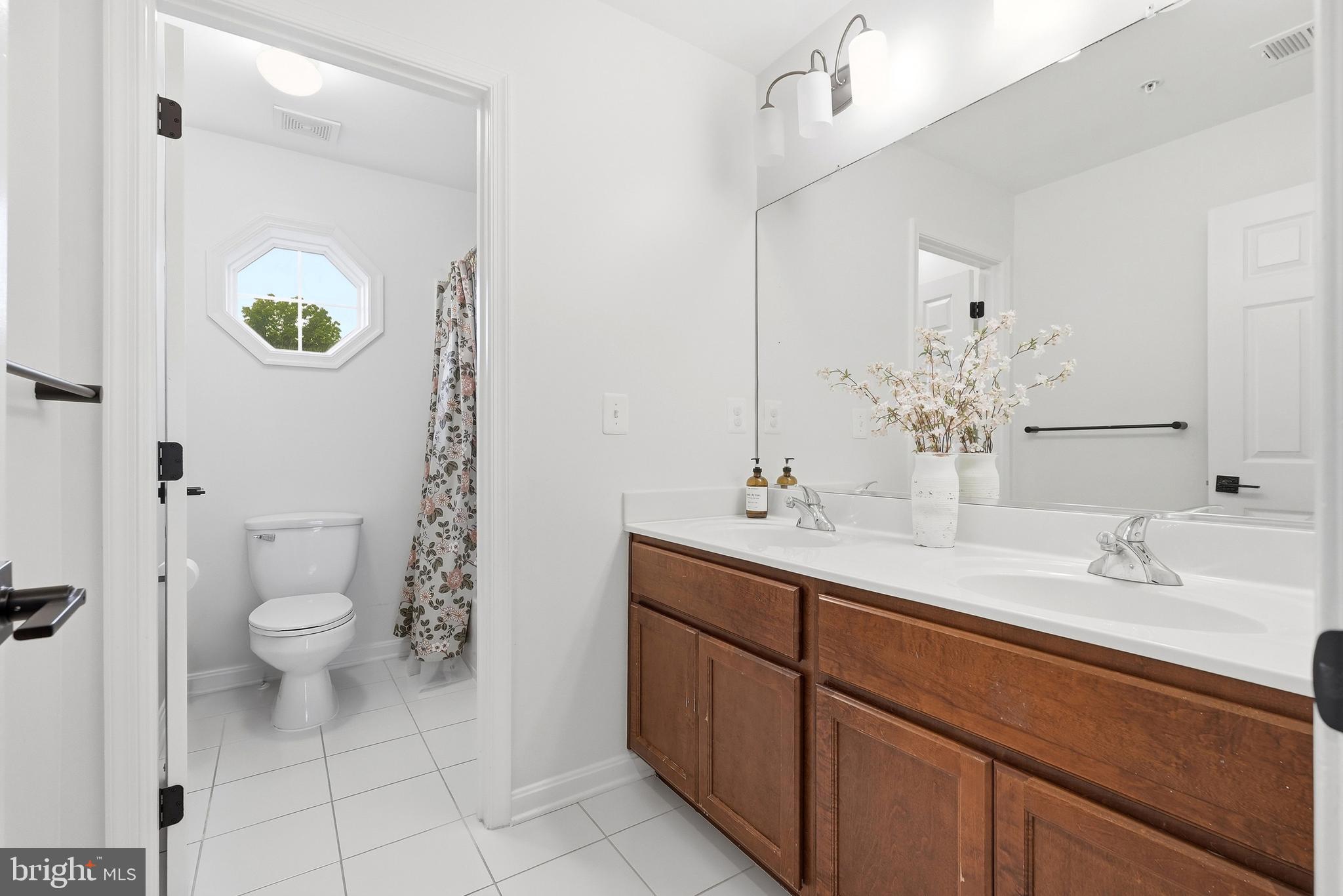 ROYAL OAKS - Residential