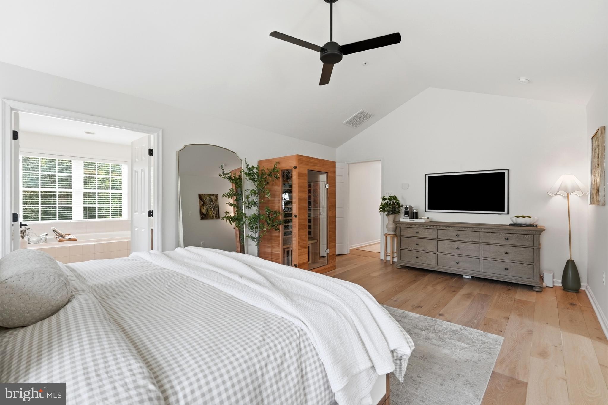 ROYAL OAKS - Residential