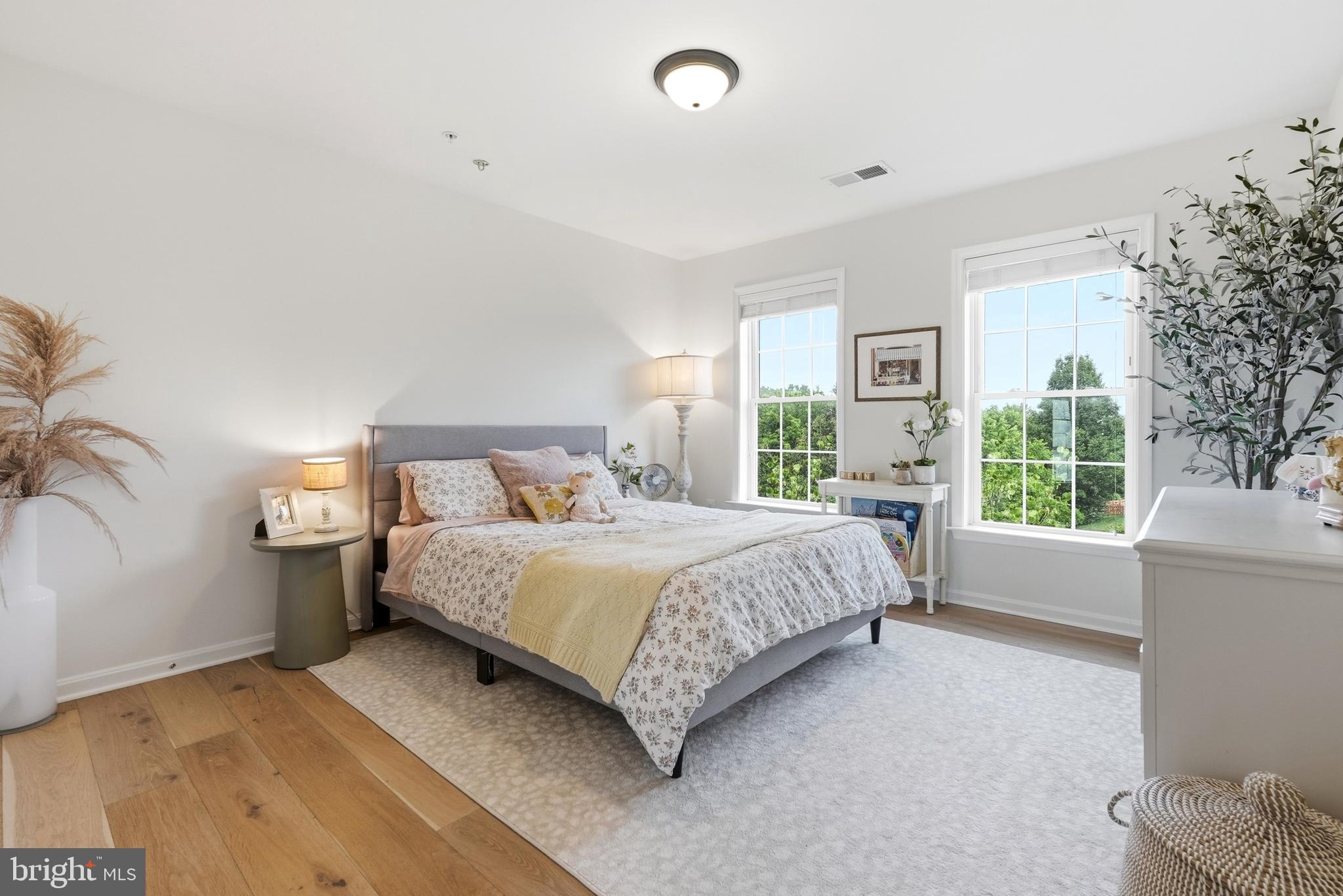 ROYAL OAKS - Residential