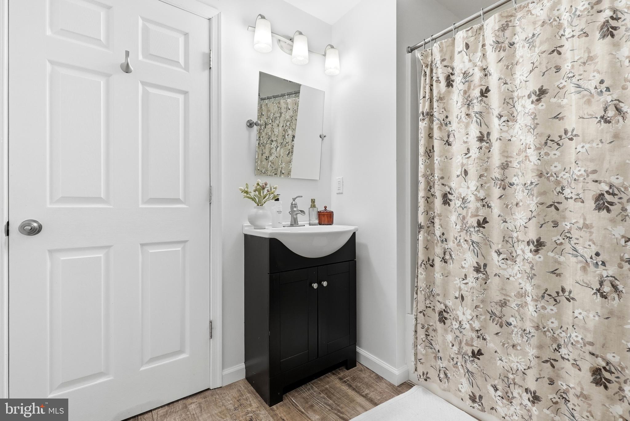 ROYAL OAKS - Residential