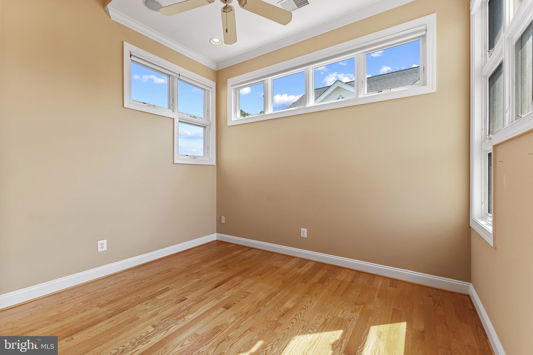 NARROWS POINTE - Residential