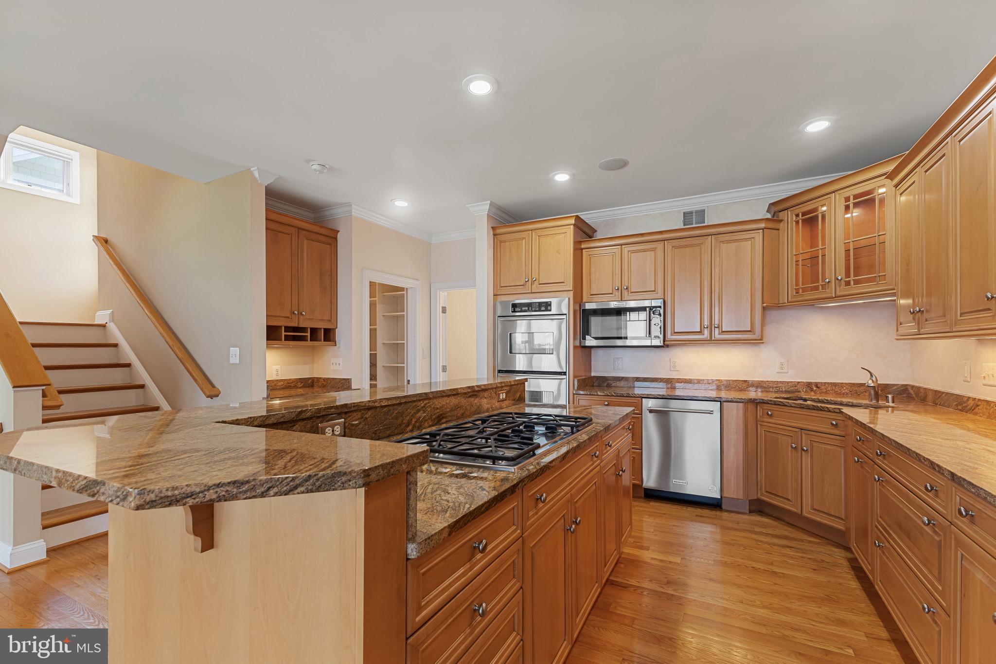 NARROWS POINTE - Residential