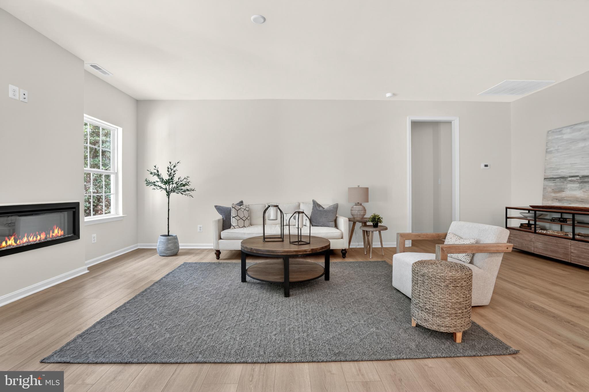 CAPTAIN'S COVE - Residential