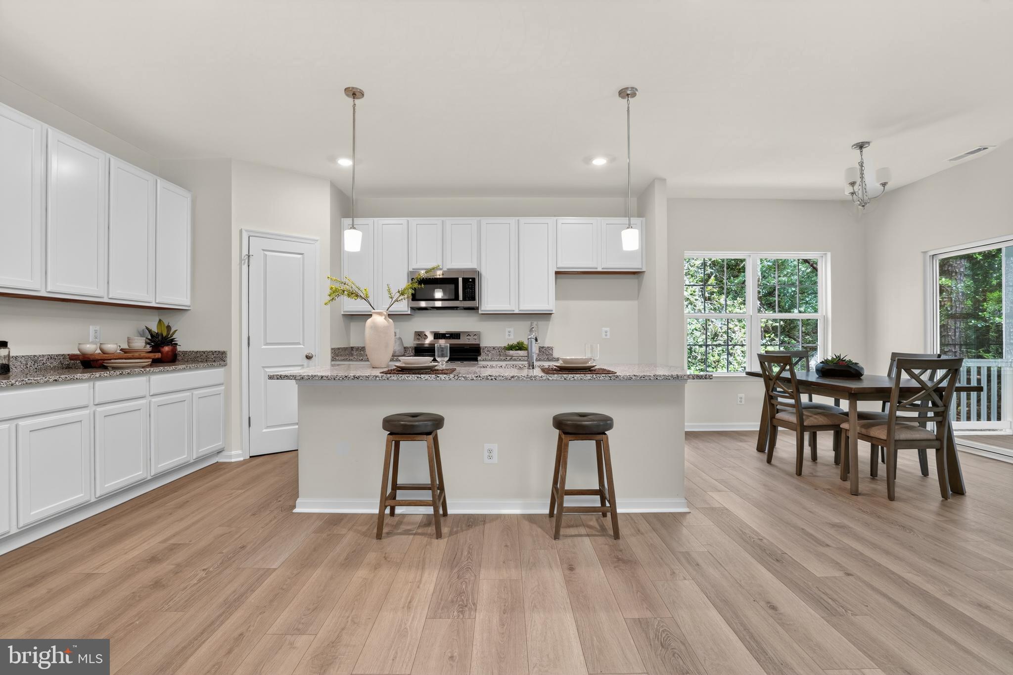 CAPTAIN'S COVE - Residential