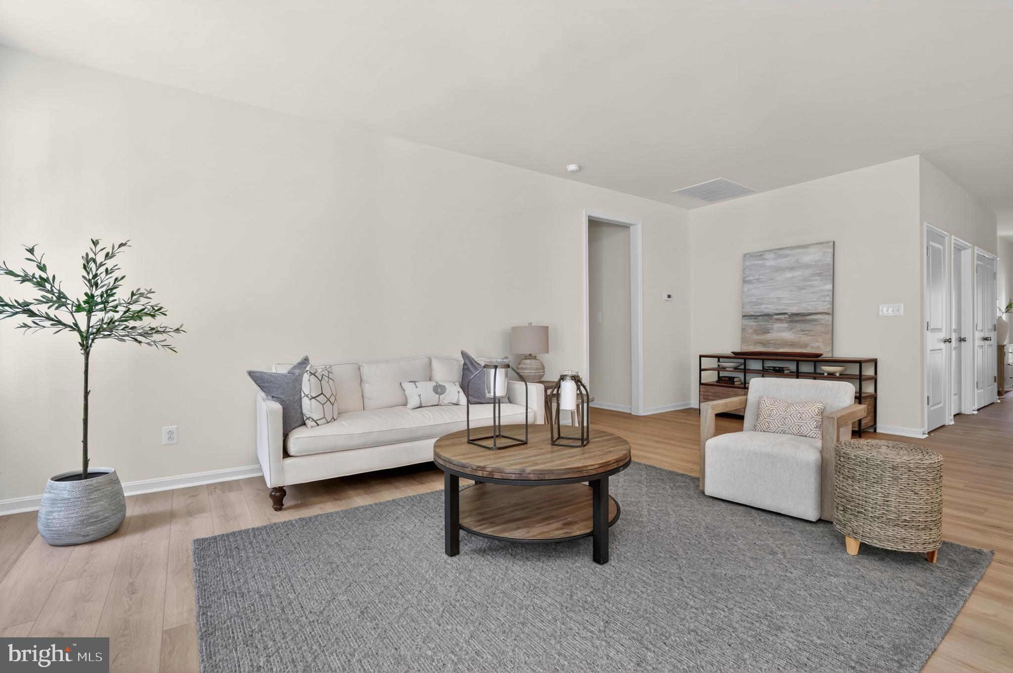 CAPTAIN'S COVE - Residential