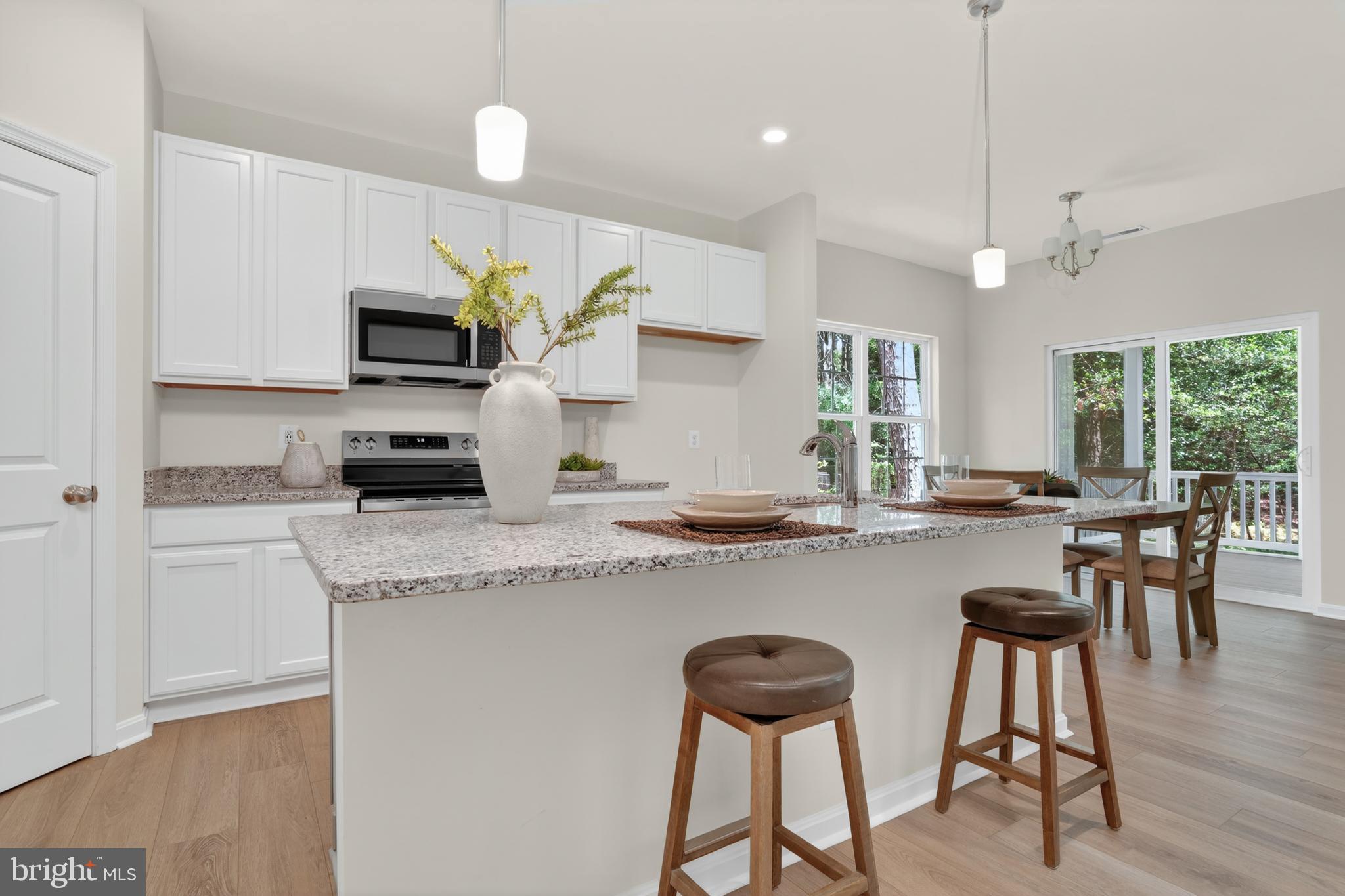 CAPTAIN'S COVE - Residential