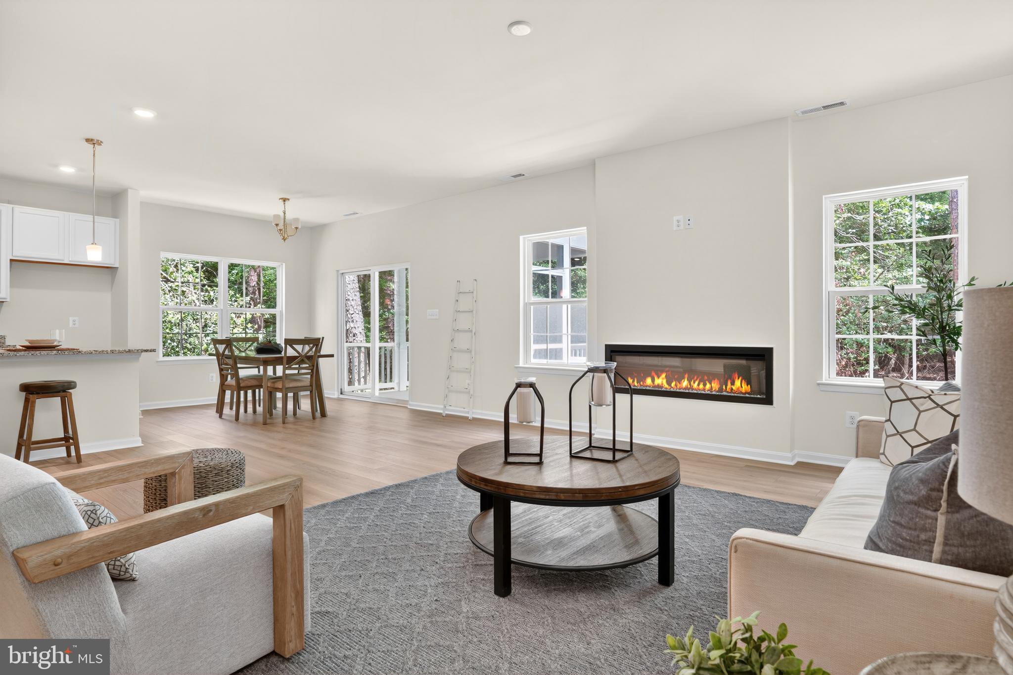 CAPTAIN'S COVE - Residential