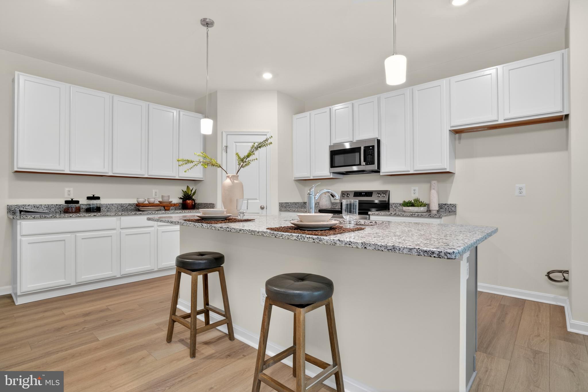 CAPTAIN'S COVE - Residential