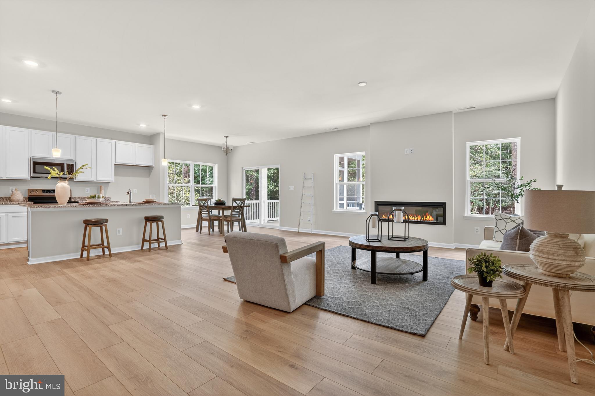 CAPTAIN'S COVE - Residential
