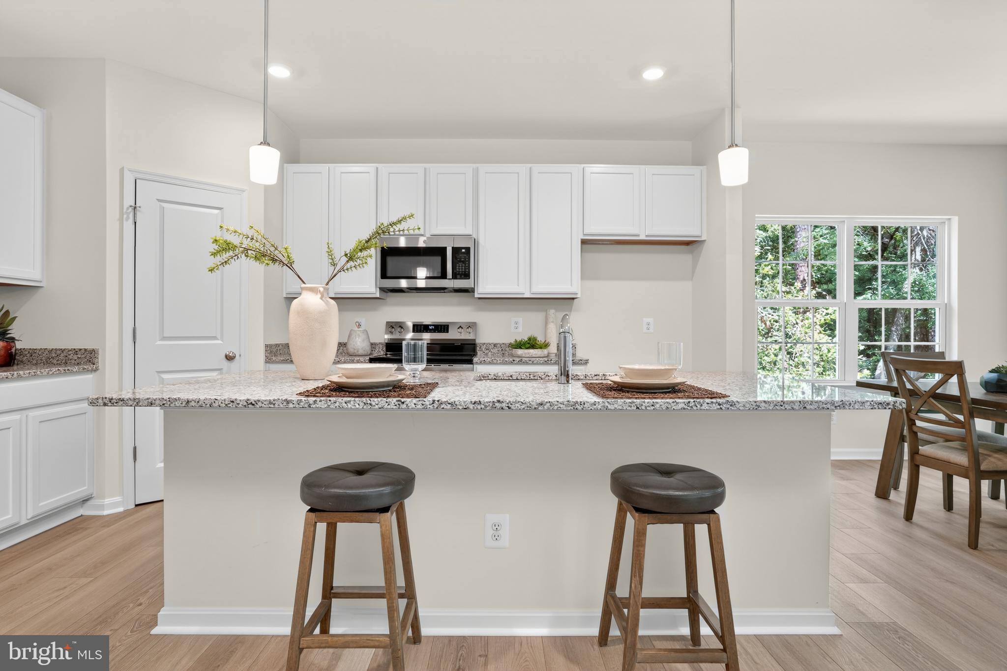 CAPTAIN'S COVE - Residential