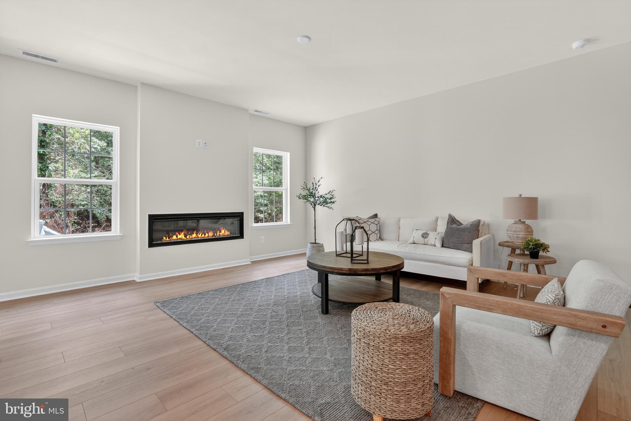 CAPTAIN'S COVE - Residential