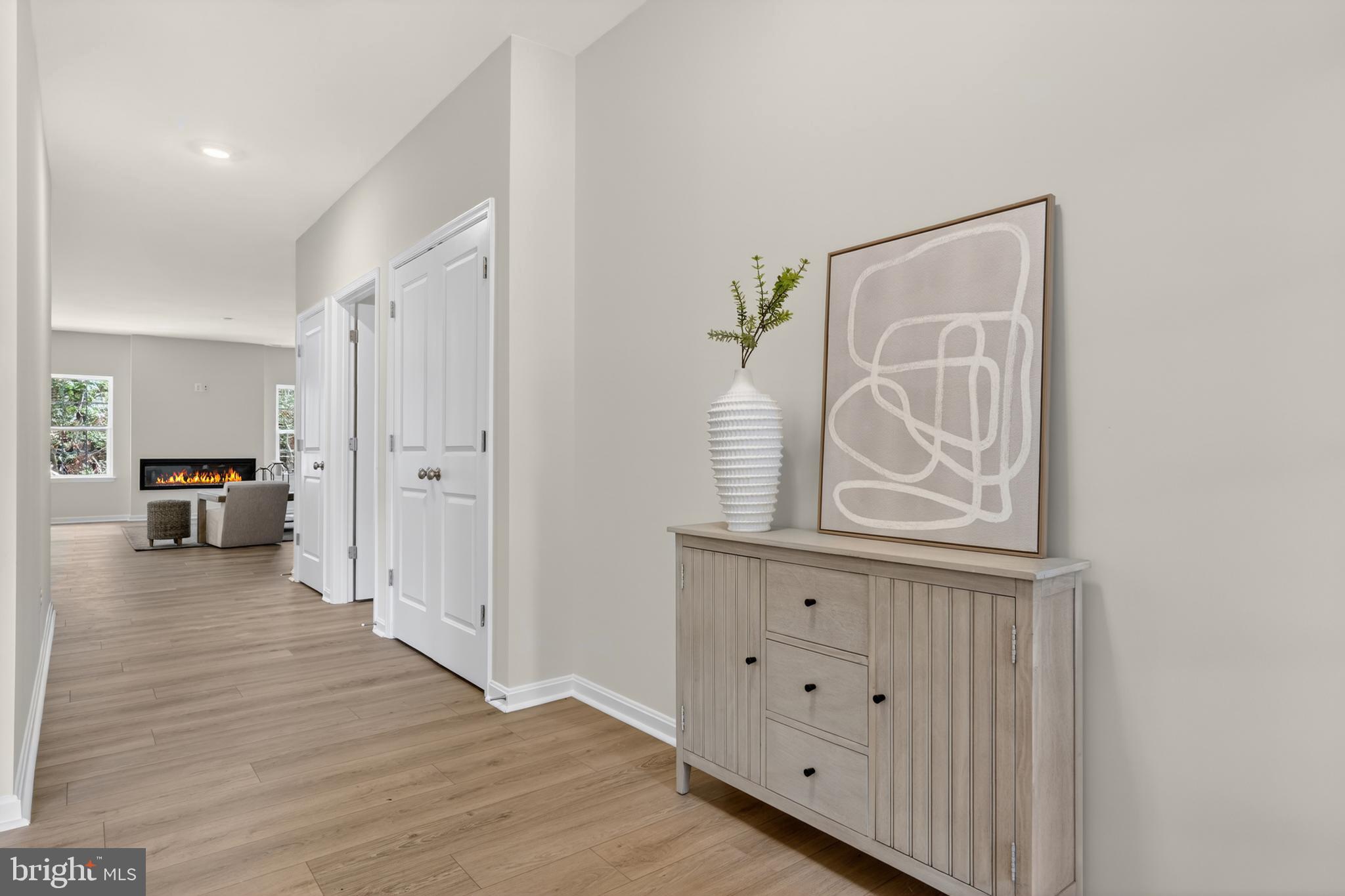 CAPTAIN'S COVE - Residential
