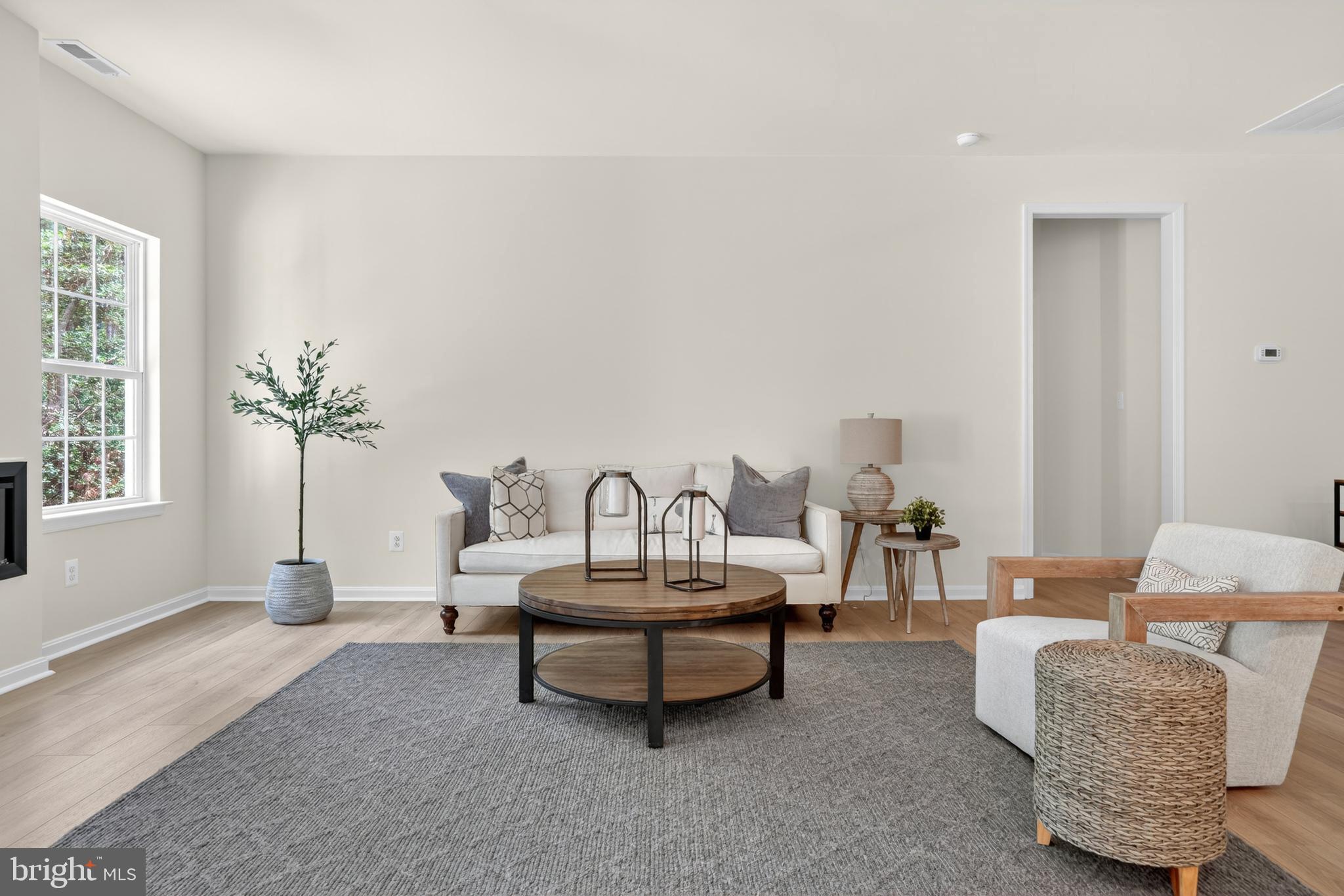CAPTAIN'S COVE - Residential