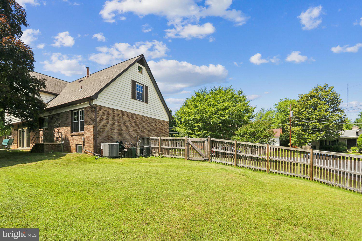 WILLERBURN ACRES - Residential