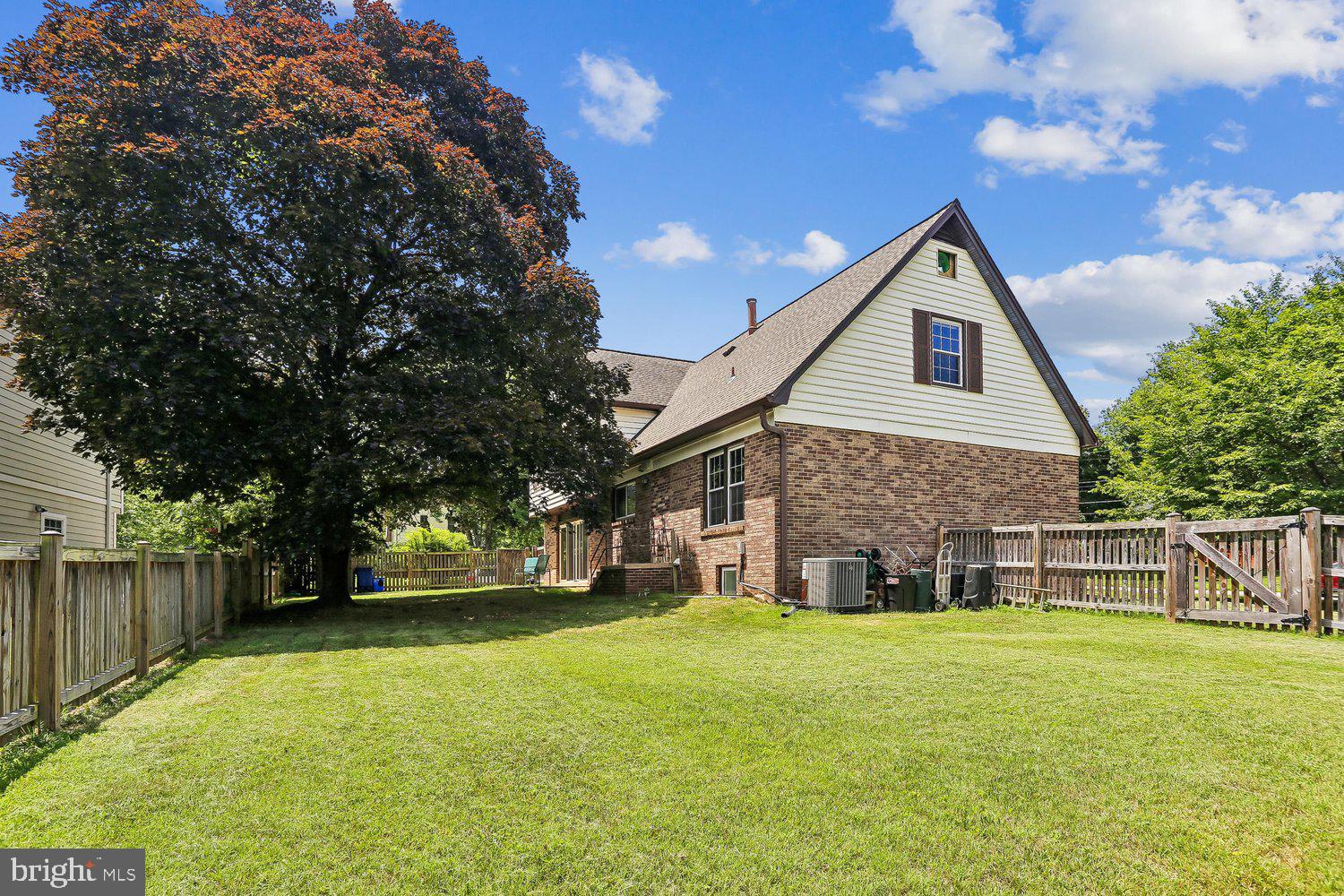 WILLERBURN ACRES - Residential