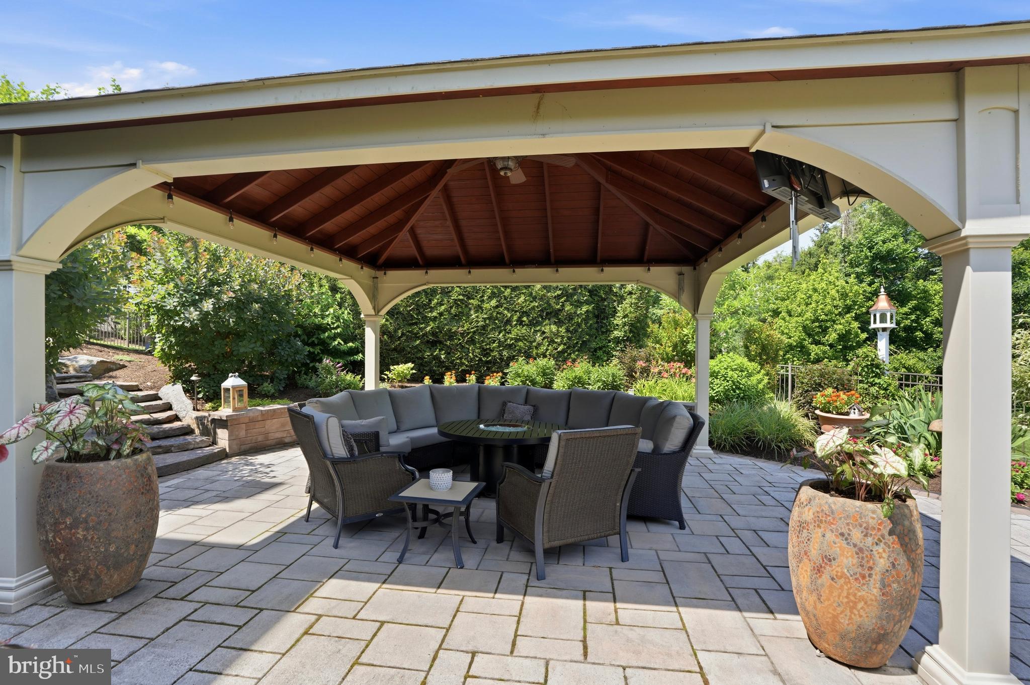 PROVIDENCE OAKS - Residential