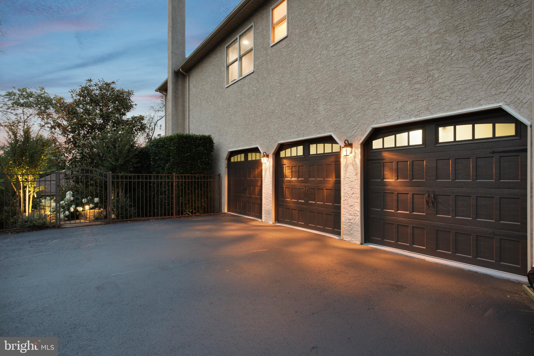 PROVIDENCE OAKS - Residential