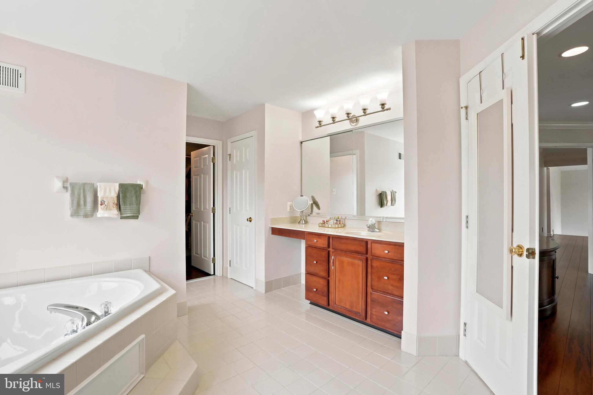 PROVIDENCE OAKS - Residential