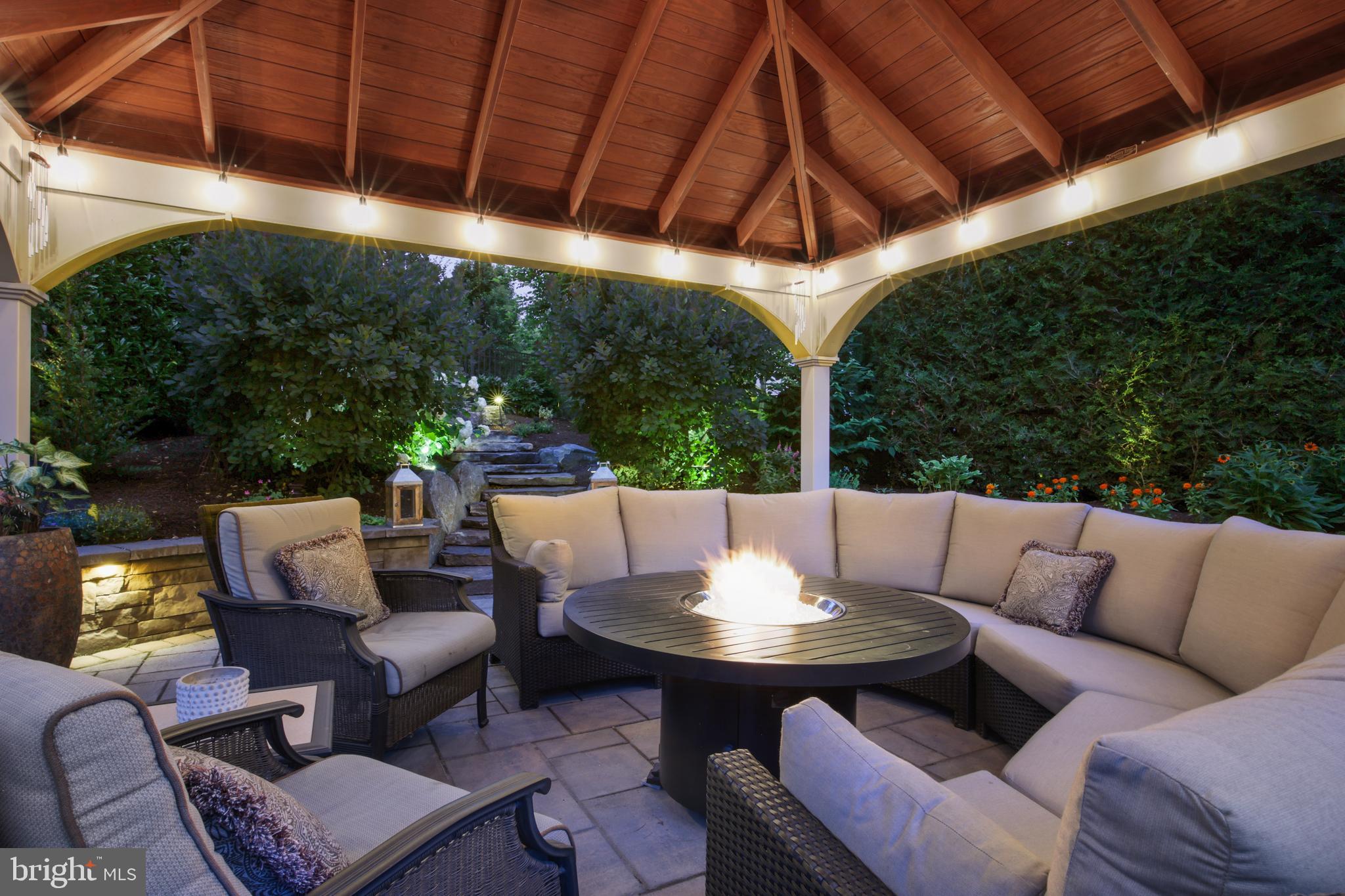 PROVIDENCE OAKS - Residential