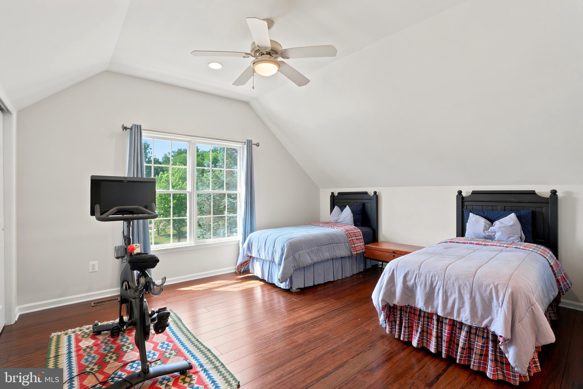 PROVIDENCE OAKS - Residential