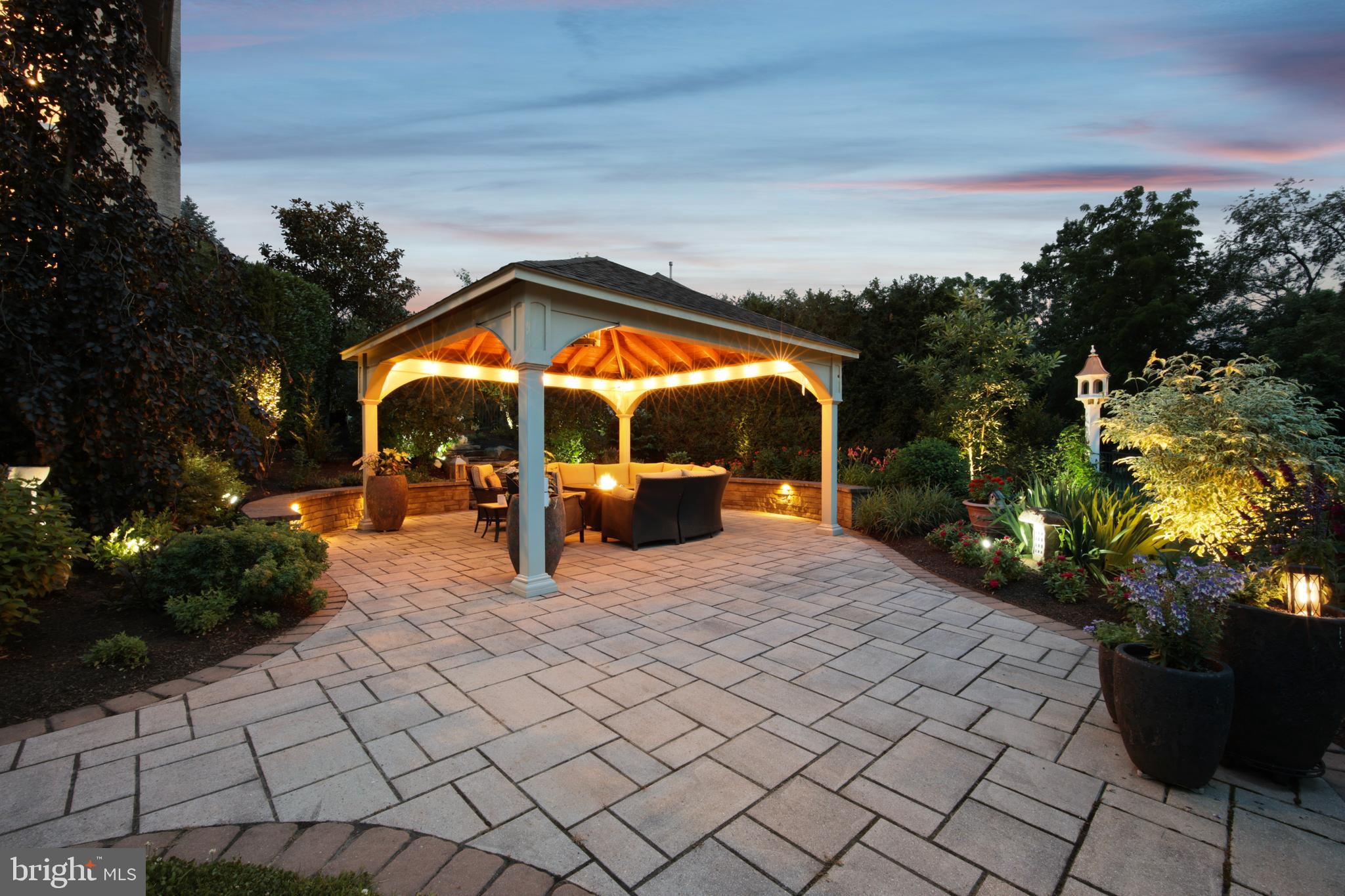 PROVIDENCE OAKS - Residential