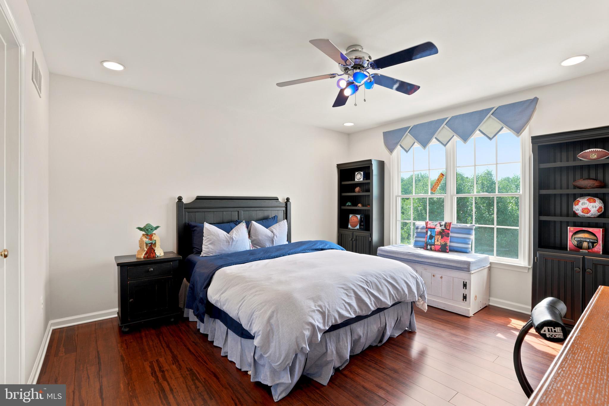 PROVIDENCE OAKS - Residential