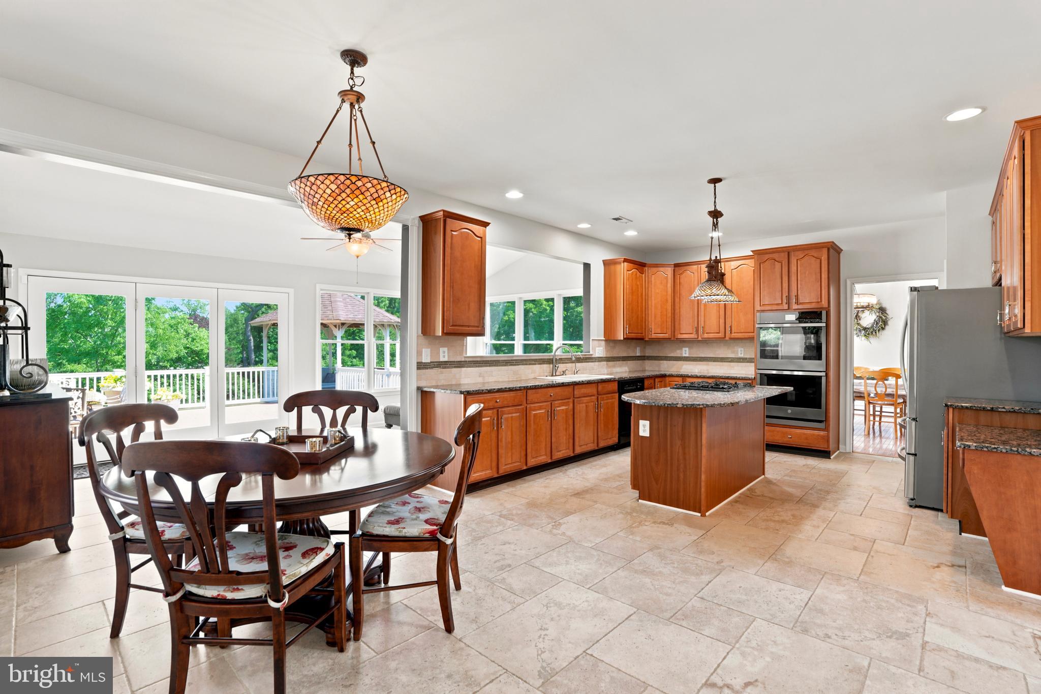 PROVIDENCE OAKS - Residential