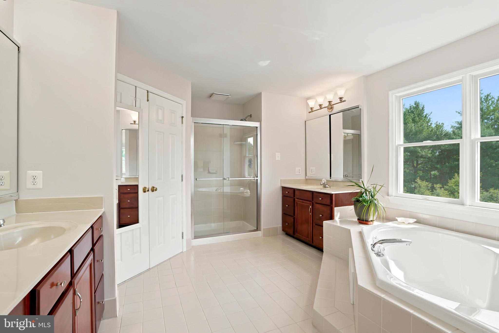 PROVIDENCE OAKS - Residential