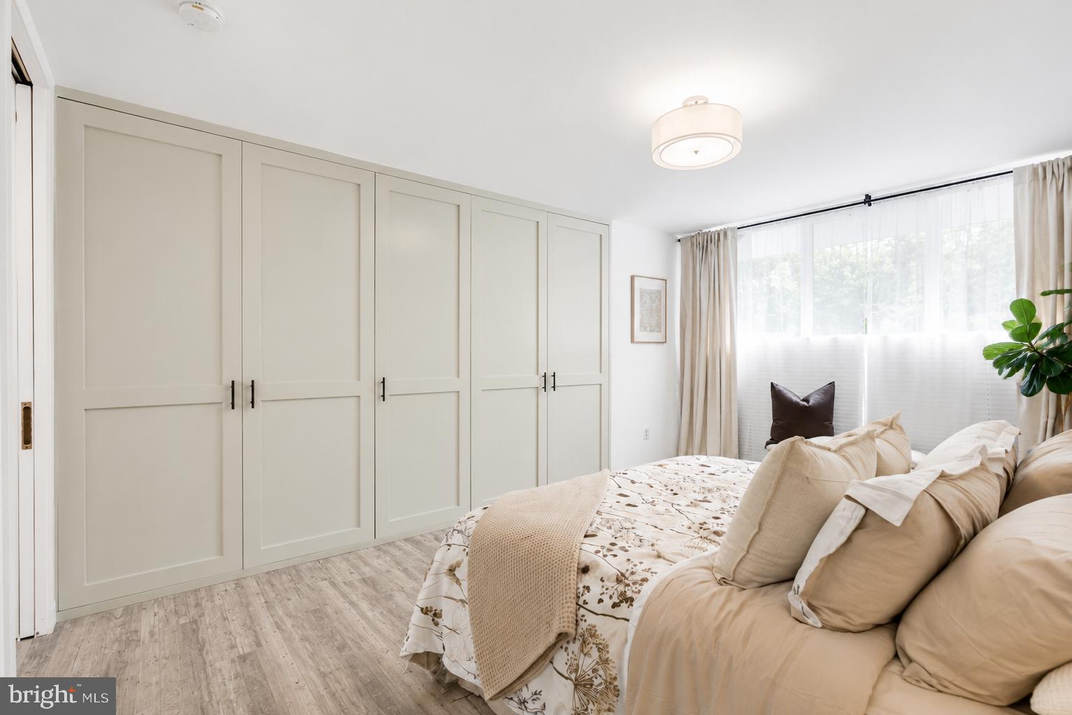 THE WATERFORD - Residential