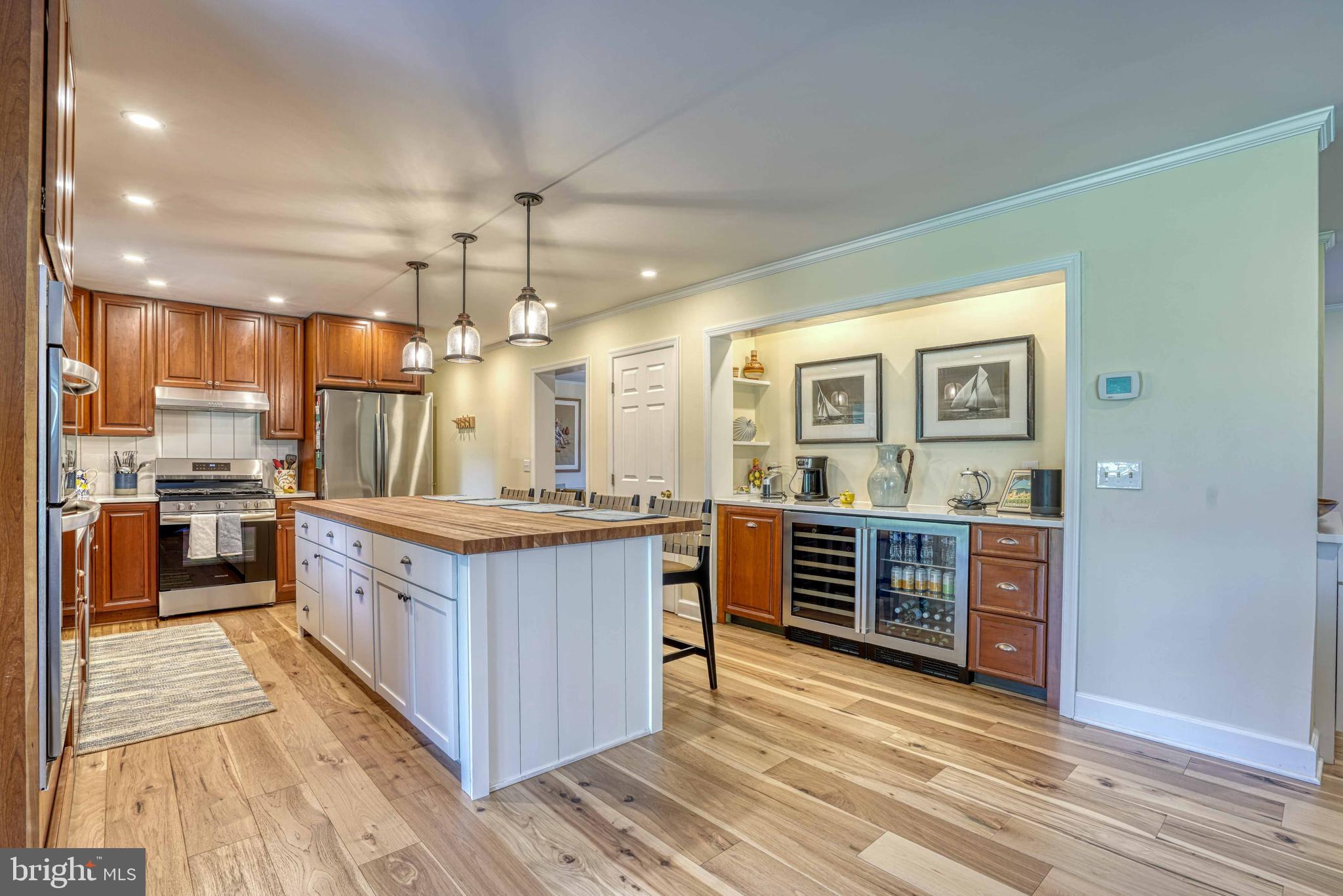 ARCADIA SHORES - Residential Lease