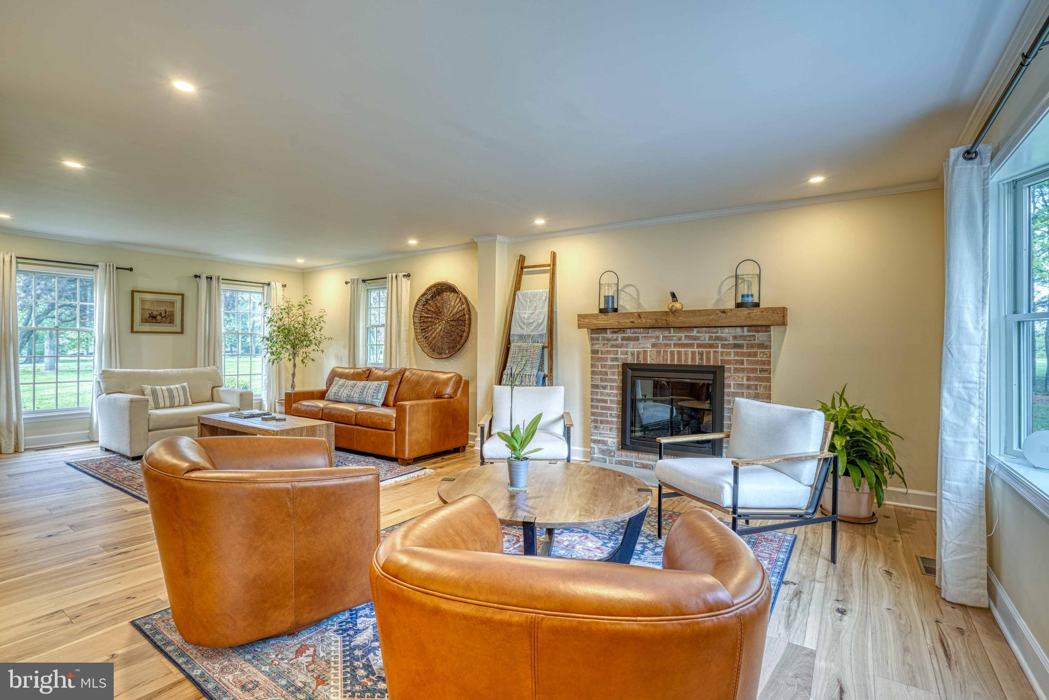 ARCADIA SHORES - Residential Lease