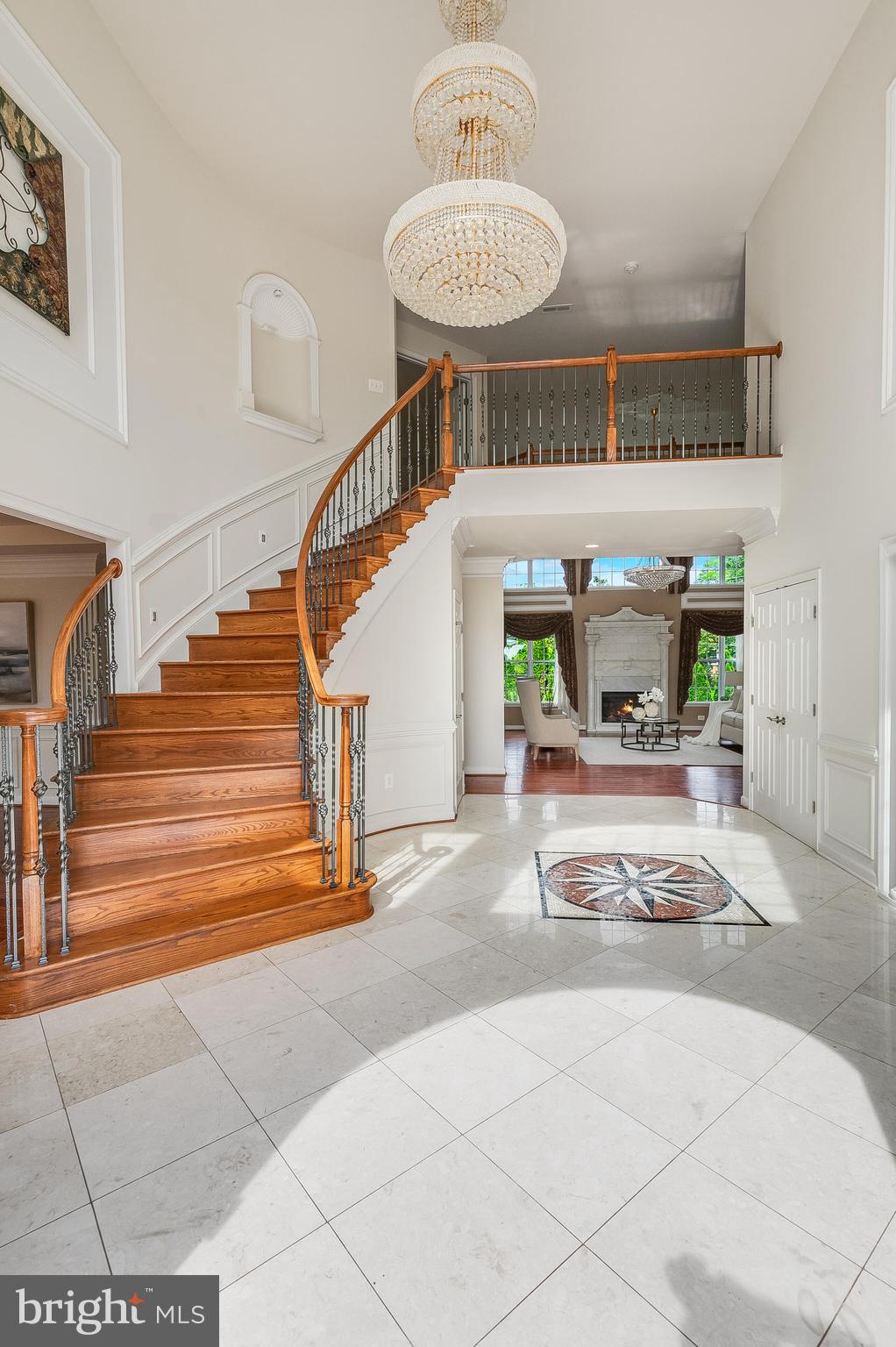KINGS MANOR - Residential