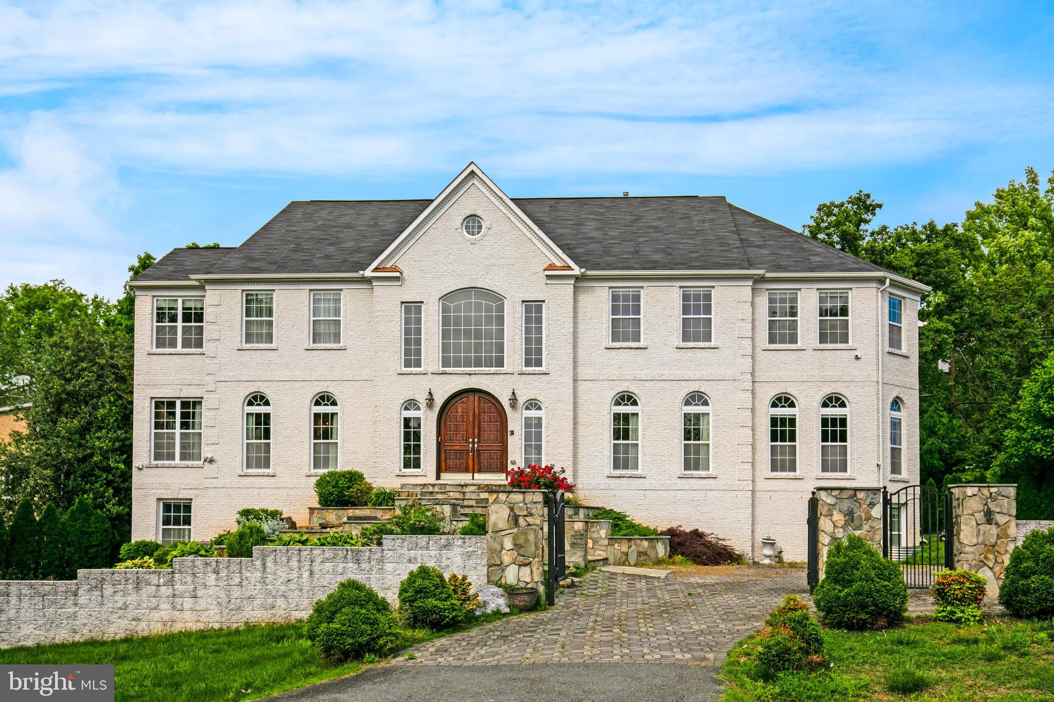 KINGS MANOR - Residential