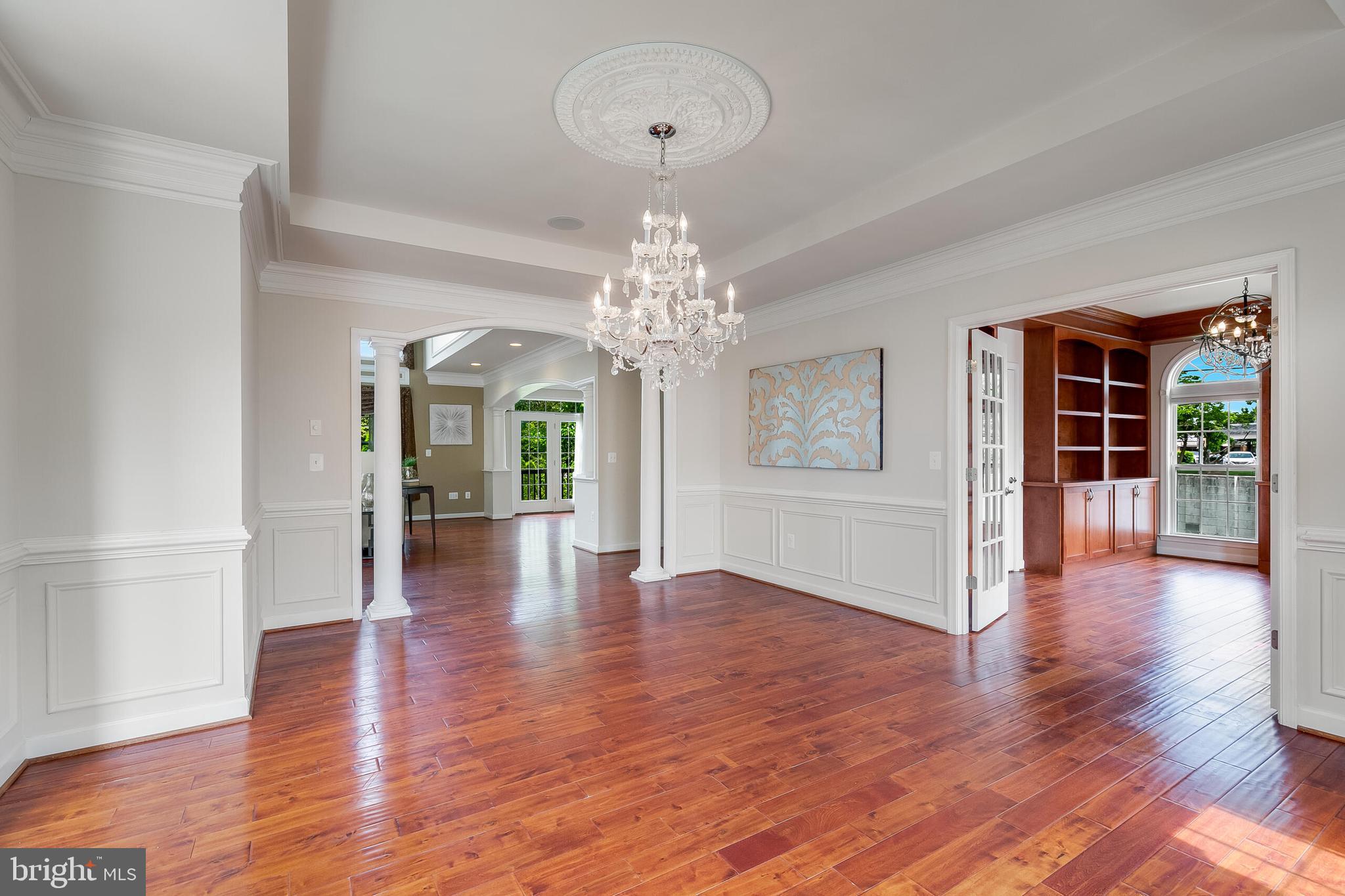 KINGS MANOR - Residential