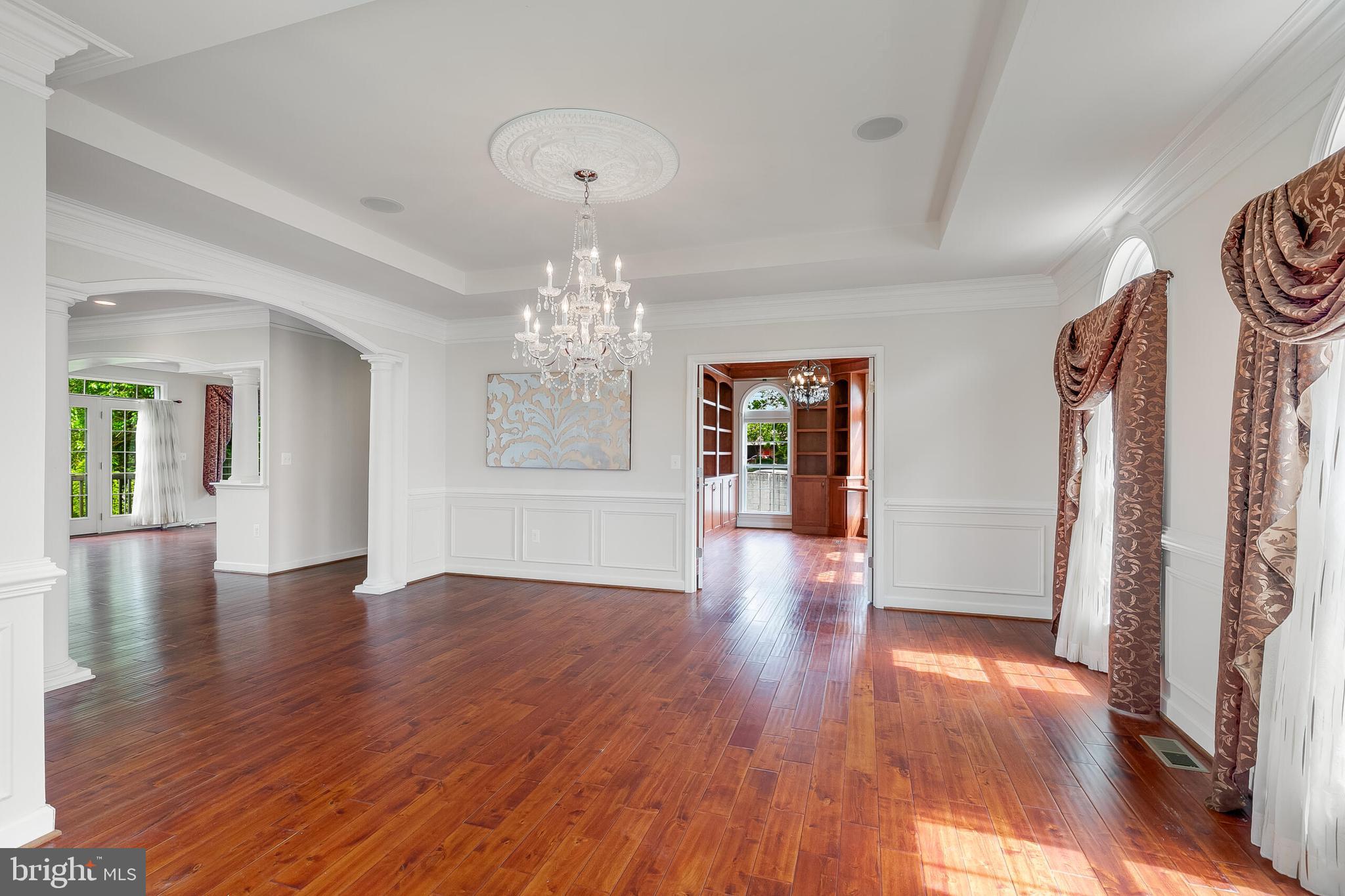 KINGS MANOR - Residential