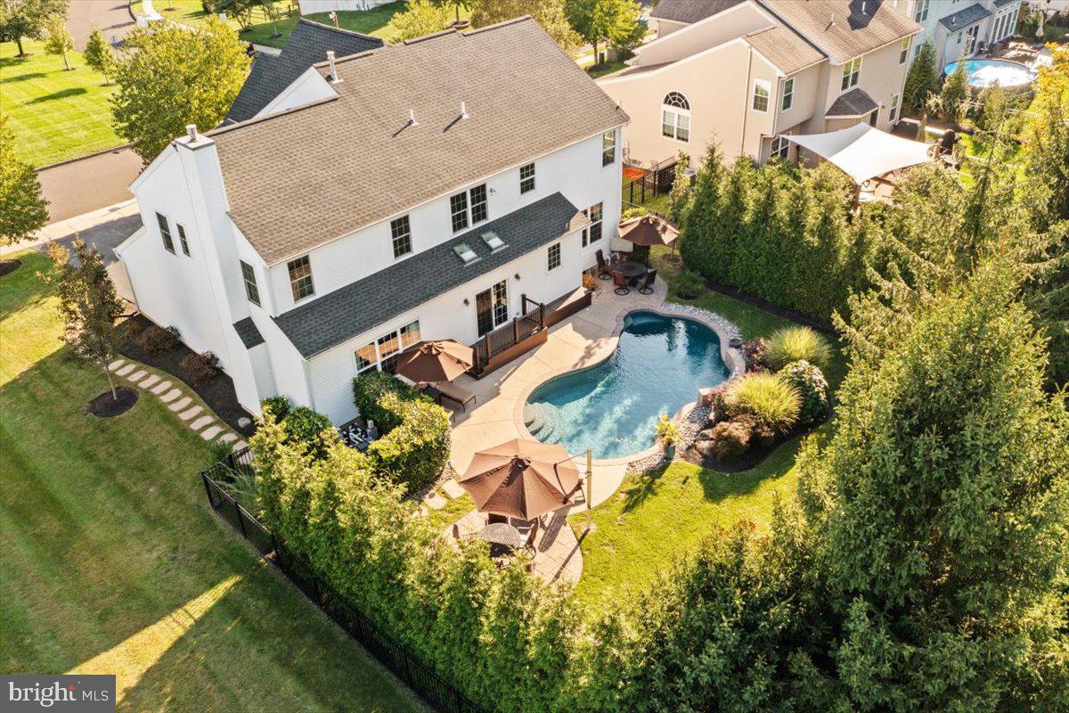 NORTH POINTE - Residential