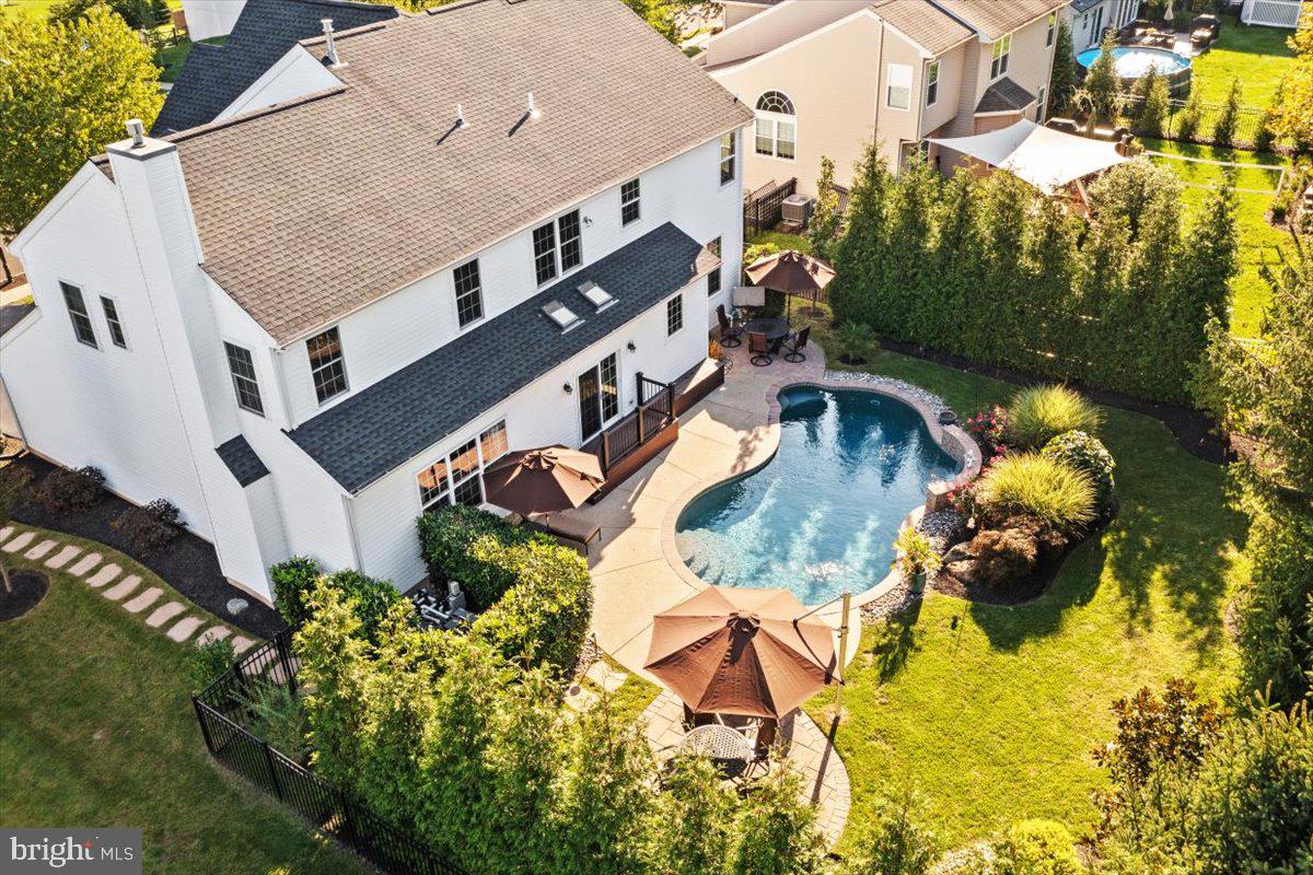 NORTH POINTE - Residential