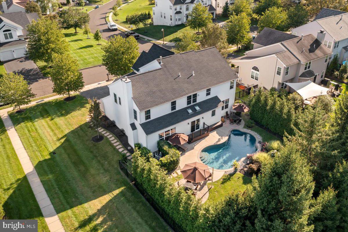 NORTH POINTE - Residential