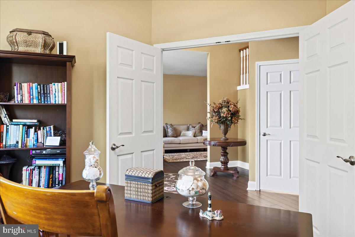 NORTH POINTE - Residential