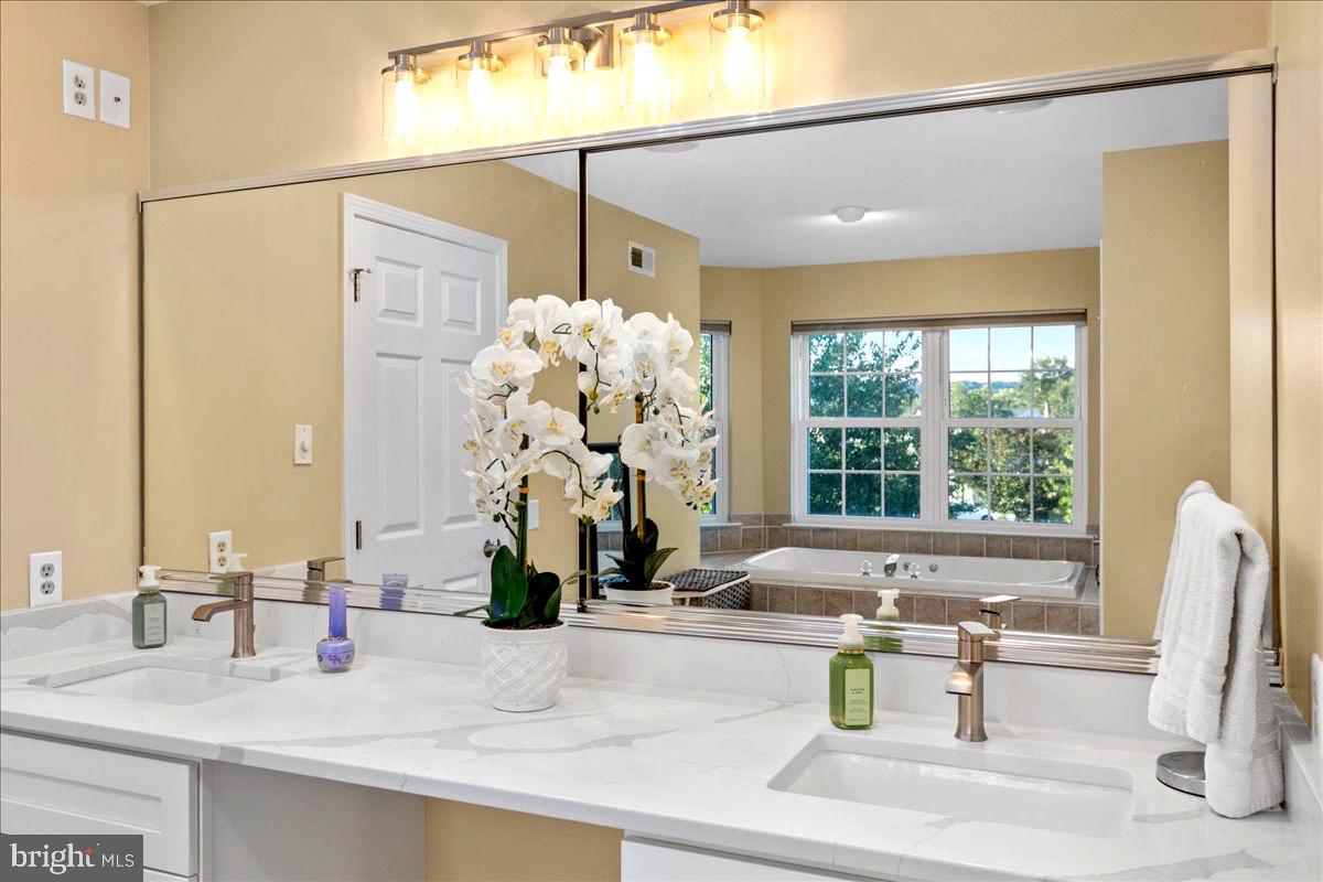 NORTH POINTE - Residential