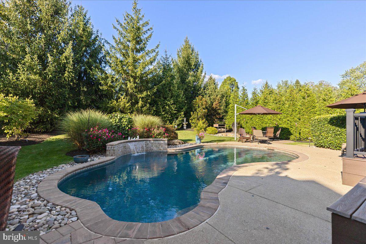 NORTH POINTE - Residential