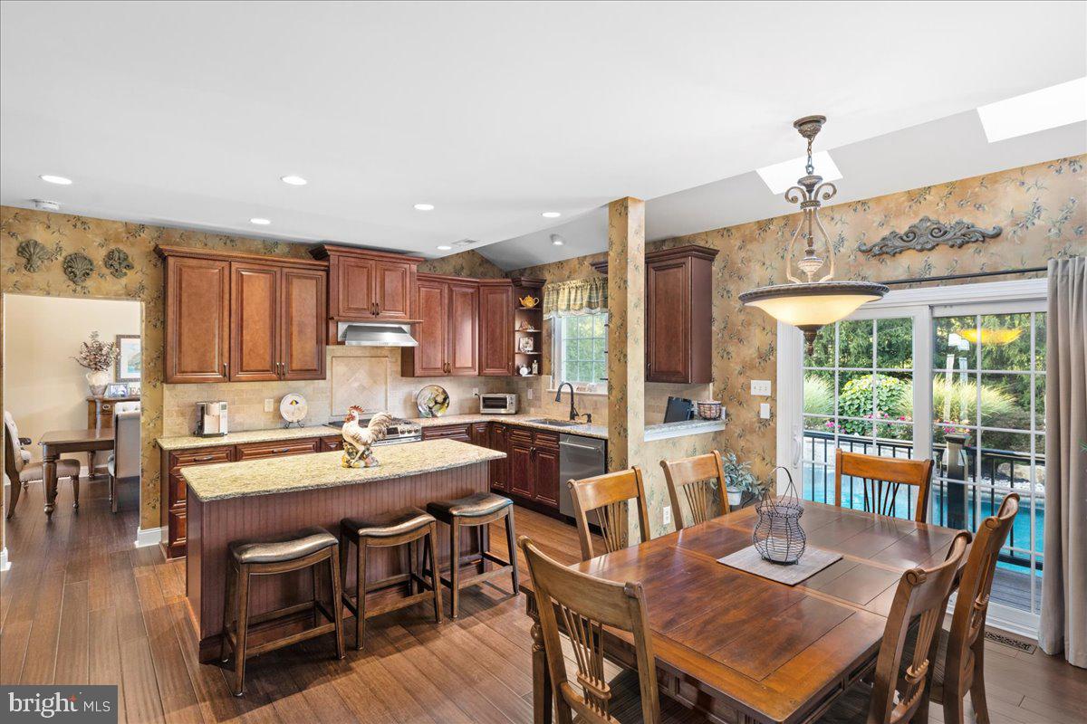 NORTH POINTE - Residential