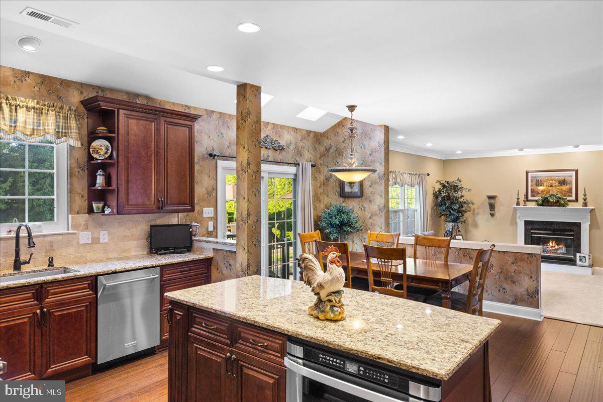 NORTH POINTE - Residential