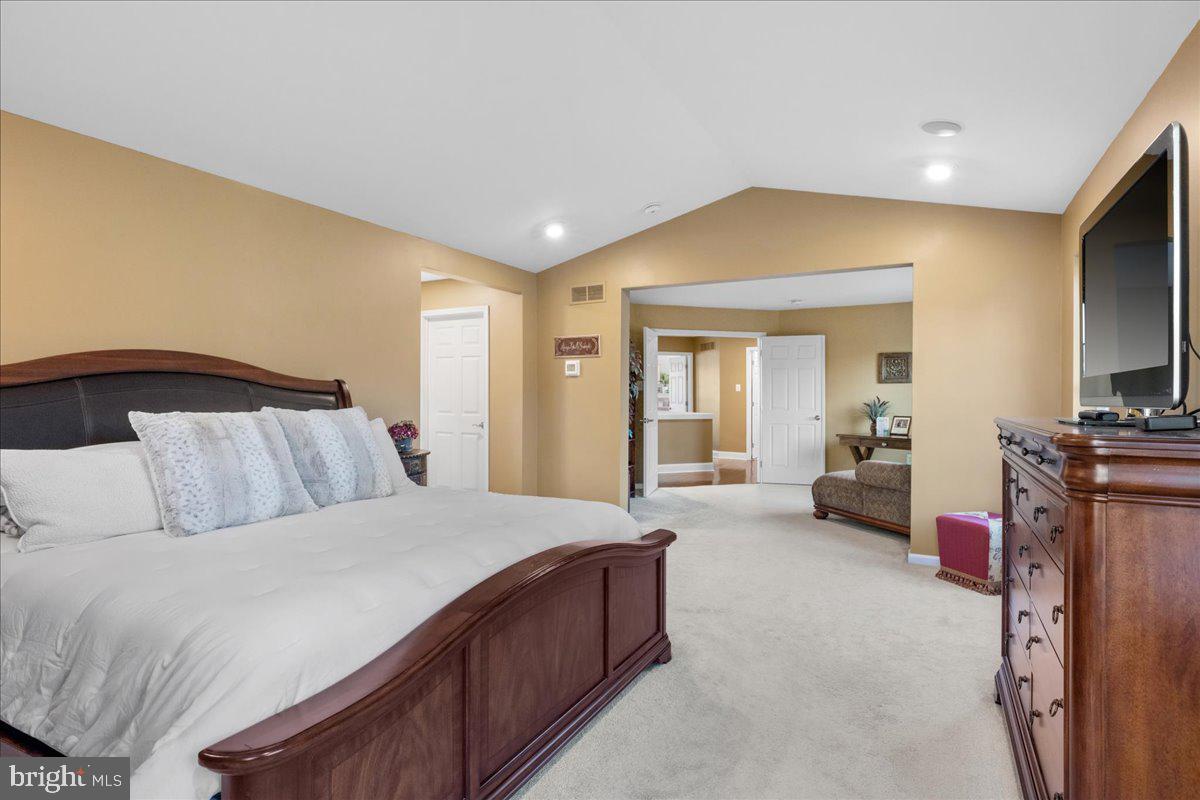 NORTH POINTE - Residential