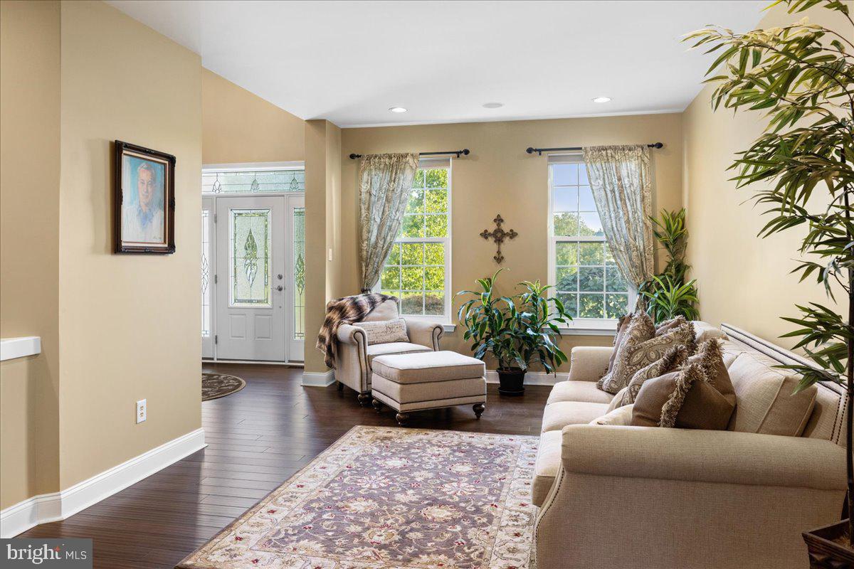 NORTH POINTE - Residential