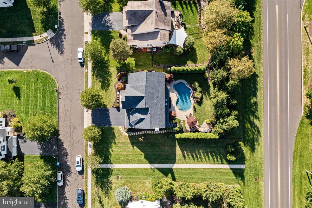 NORTH POINTE - Residential